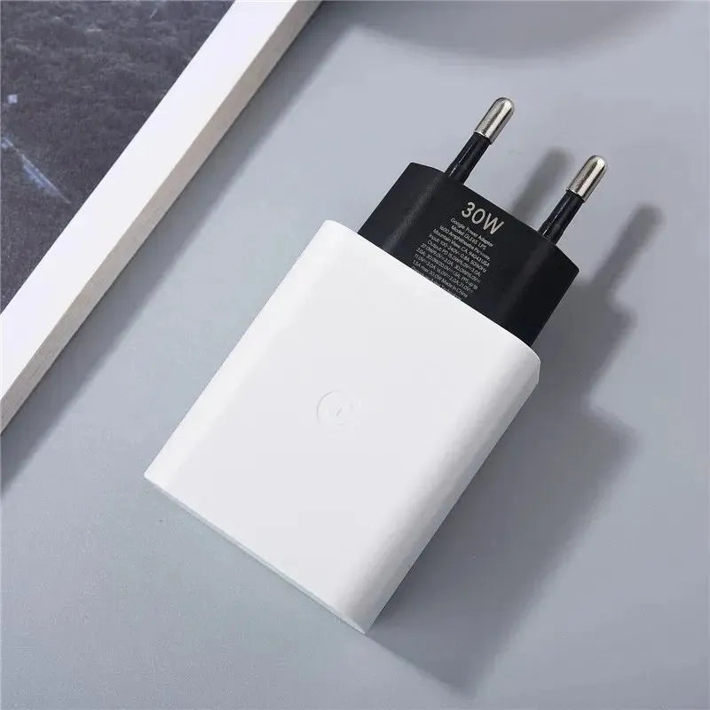 پکسل 6، 6 پرو، 7، 7 پرو، 8، 8 پرو، پکسل فولڈ اور USB-C ڈیوائسز کے لیے گوگل کا اصلی 30W USB-C PD فاسٹ چارجر مع USB-C تا USB-C کیبل